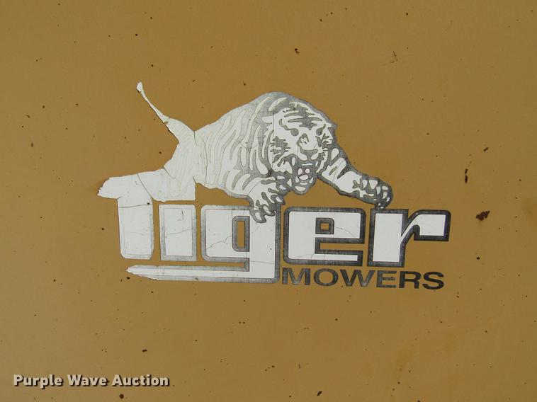 image for item DE4909 2000 John Deere 7210 tractor