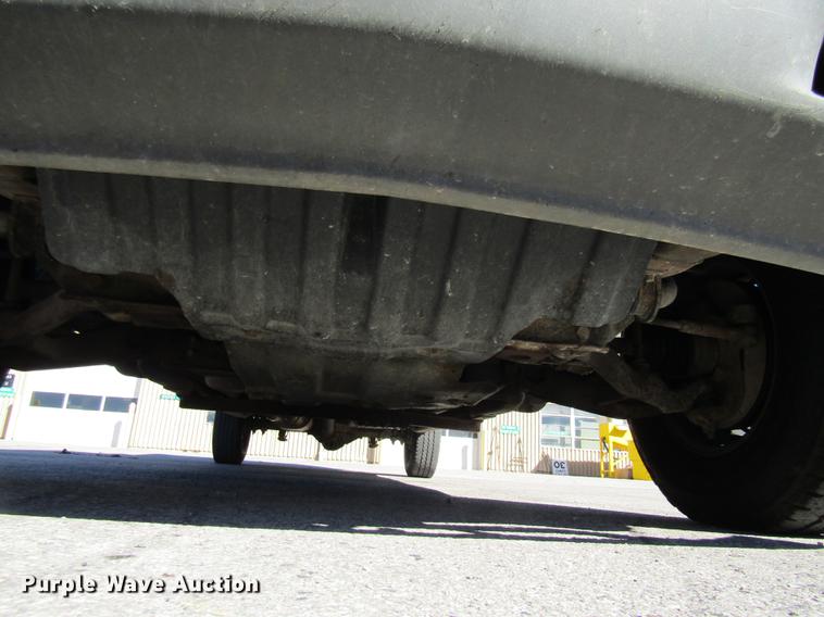 image for item DE4910 2002 Chevrolet Silverado 2500HD Crew Cab pickup truck