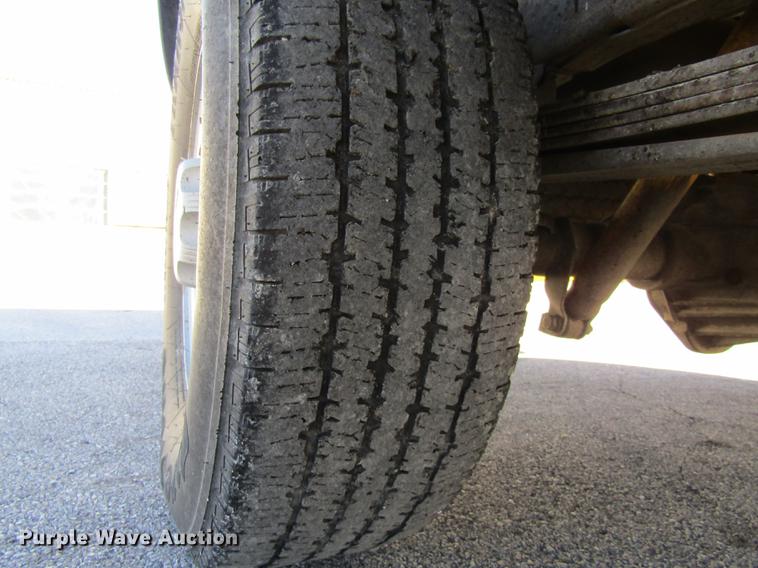 image for item DE4910 2002 Chevrolet Silverado 2500HD Crew Cab pickup truck