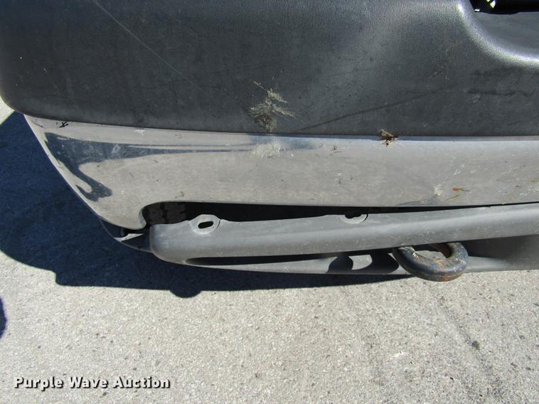 image for item DE4910 2002 Chevrolet Silverado 2500HD Crew Cab pickup truck