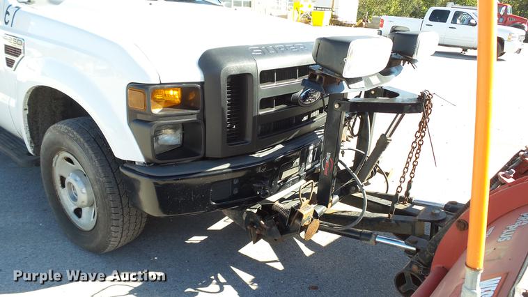 image for item DE4913 2008 Ford F250 Super Duty XL flatbed Crew Cab pickup truck