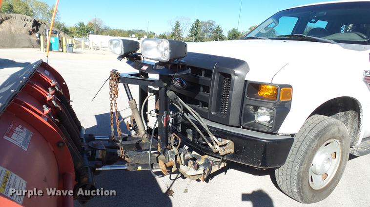 image for item DE4913 2008 Ford F250 Super Duty XL flatbed Crew Cab pickup truck