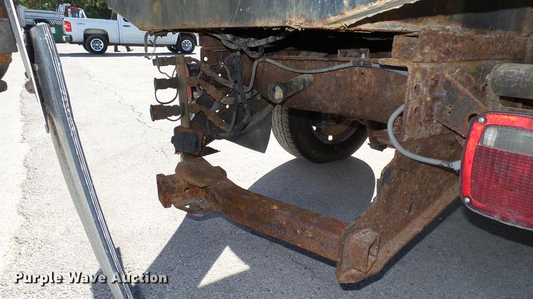 image for item DE4913 2008 Ford F250 Super Duty XL flatbed Crew Cab pickup truck