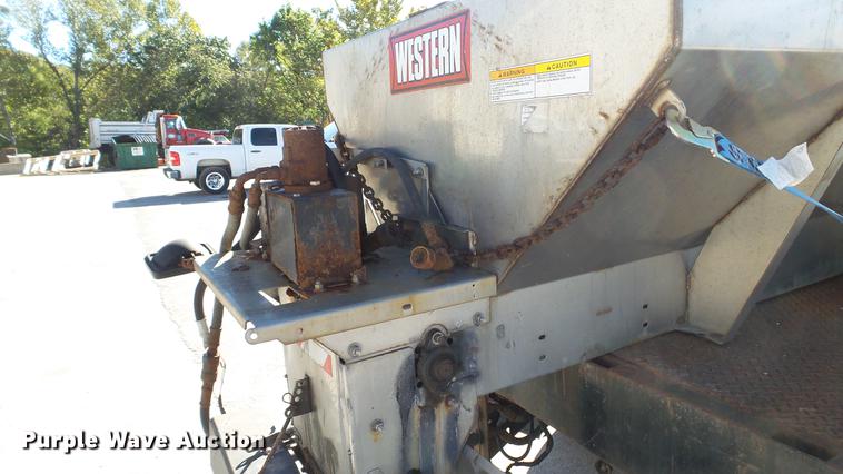 image for item DE4913 2008 Ford F250 Super Duty XL flatbed Crew Cab pickup truck