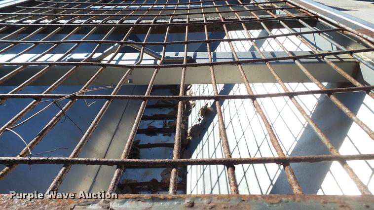 image for item DE4913 2008 Ford F250 Super Duty XL flatbed Crew Cab pickup truck