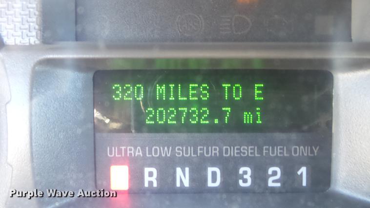 image for item DE4913 2008 Ford F250 Super Duty XL flatbed Crew Cab pickup truck