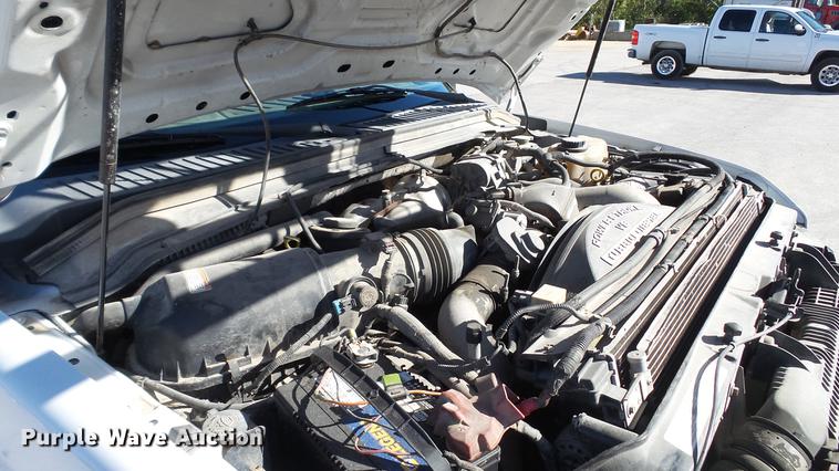 image for item DE4913 2008 Ford F250 Super Duty XL flatbed Crew Cab pickup truck