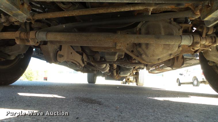 image for item DE4913 2008 Ford F250 Super Duty XL flatbed Crew Cab pickup truck