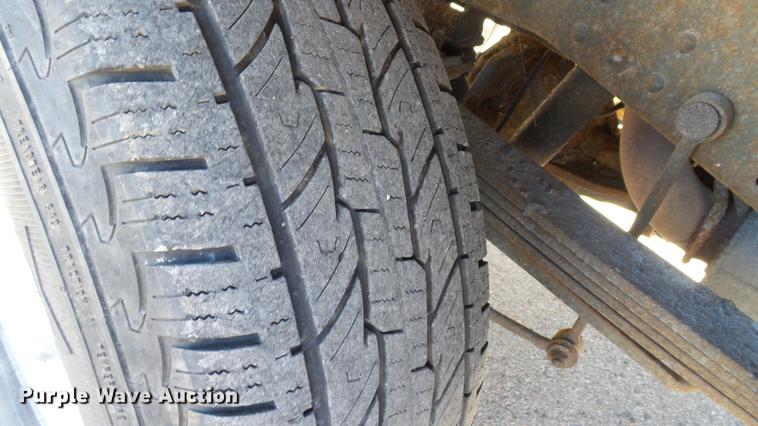 image for item DE4913 2008 Ford F250 Super Duty XL flatbed Crew Cab pickup truck