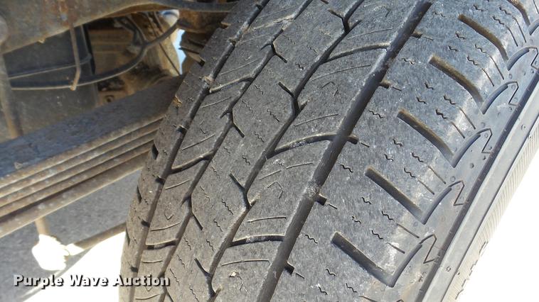 image for item DE4913 2008 Ford F250 Super Duty XL flatbed Crew Cab pickup truck