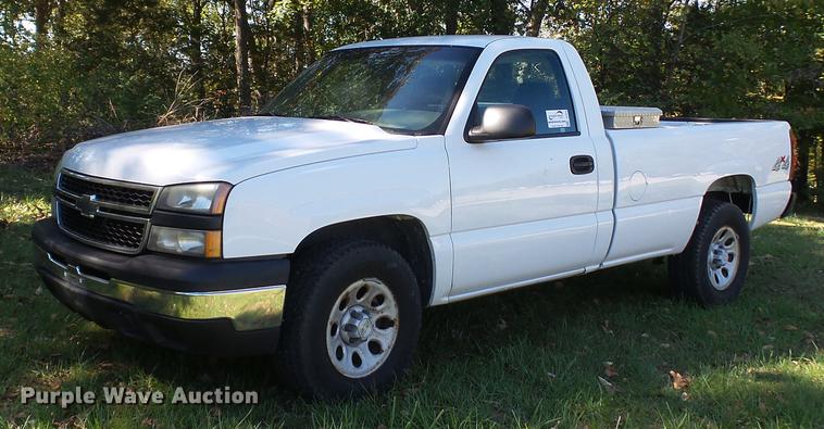 image for item DE4914 2006 Chevrolet Silverado 1500 pickup truck