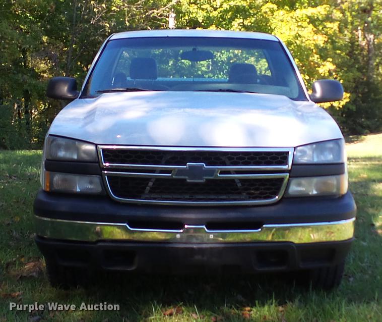 image for item DE4914 2006 Chevrolet Silverado 1500 pickup truck