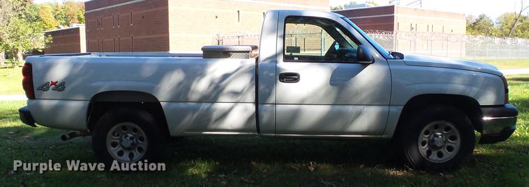 image for item DE4914 2006 Chevrolet Silverado 1500 pickup truck