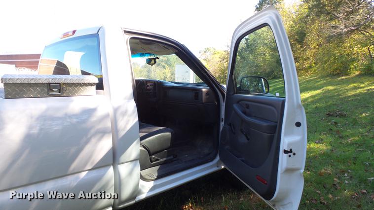 image for item DE4914 2006 Chevrolet Silverado 1500 pickup truck