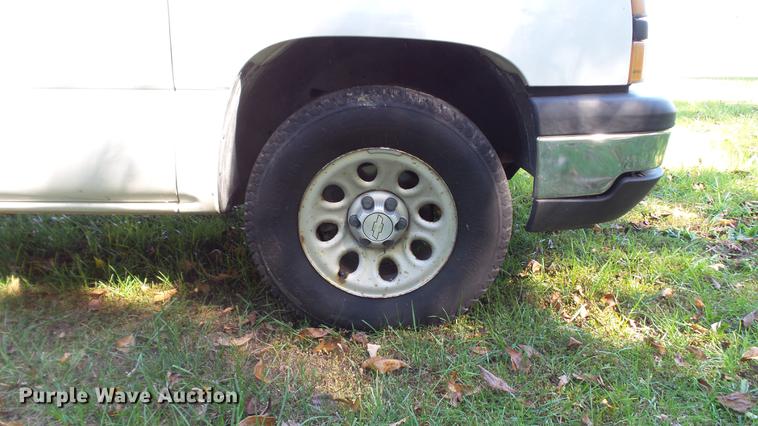 image for item DE4914 2006 Chevrolet Silverado 1500 pickup truck