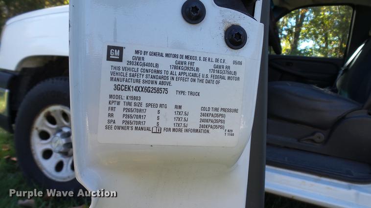 image for item DE4914 2006 Chevrolet Silverado 1500 pickup truck