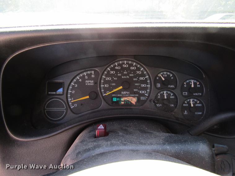 image for item DE4915 2001 Chevrolet Silverado 1500 pickup truck