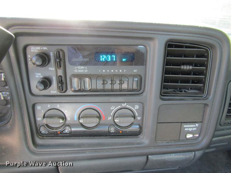 image for item DE4915 2001 Chevrolet Silverado 1500 pickup truck