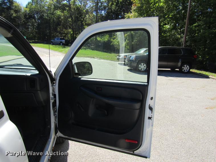 image for item DE4915 2001 Chevrolet Silverado 1500 pickup truck