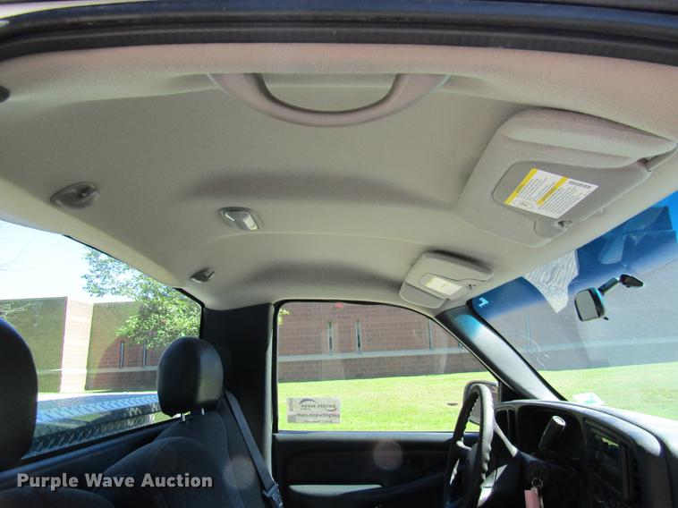 image for item DE4915 2001 Chevrolet Silverado 1500 pickup truck