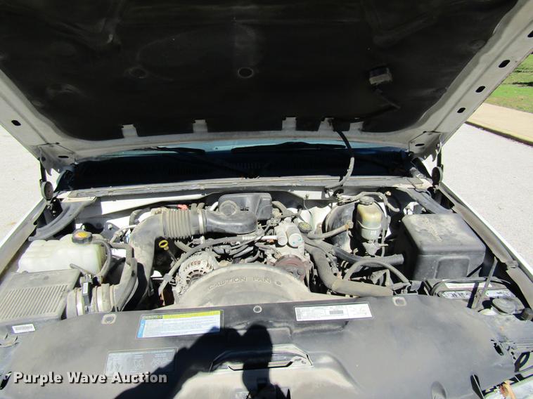 image for item DE4915 2001 Chevrolet Silverado 1500 pickup truck