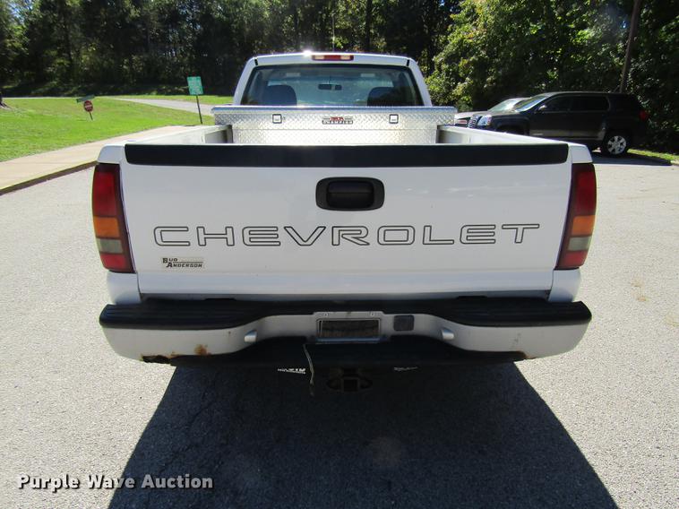 image for item DE4915 2001 Chevrolet Silverado 1500 pickup truck