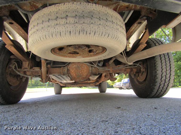 image for item DE4915 2001 Chevrolet Silverado 1500 pickup truck