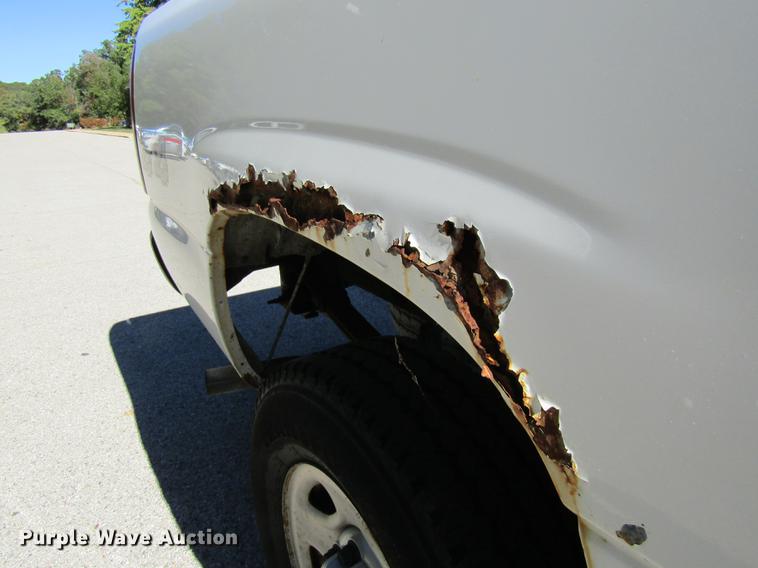 image for item DE4915 2001 Chevrolet Silverado 1500 pickup truck