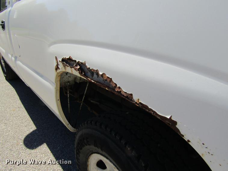 image for item DE4915 2001 Chevrolet Silverado 1500 pickup truck