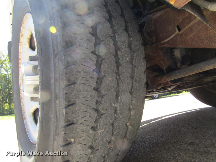 image for item DE4915 2001 Chevrolet Silverado 1500 pickup truck