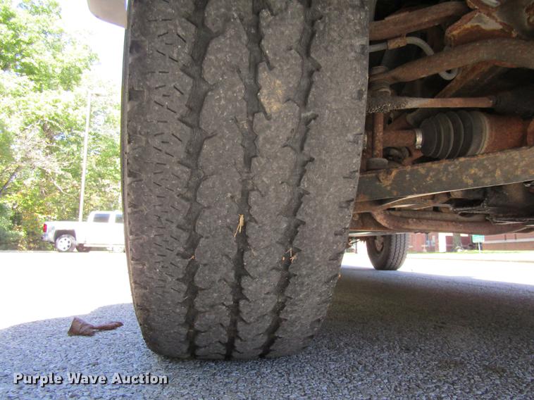 image for item DE4915 2001 Chevrolet Silverado 1500 pickup truck