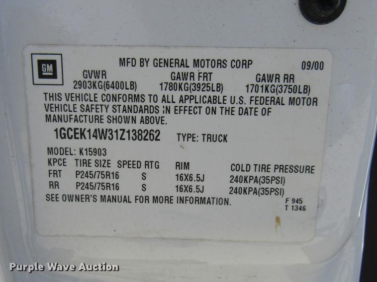 image for item DE4915 2001 Chevrolet Silverado 1500 pickup truck