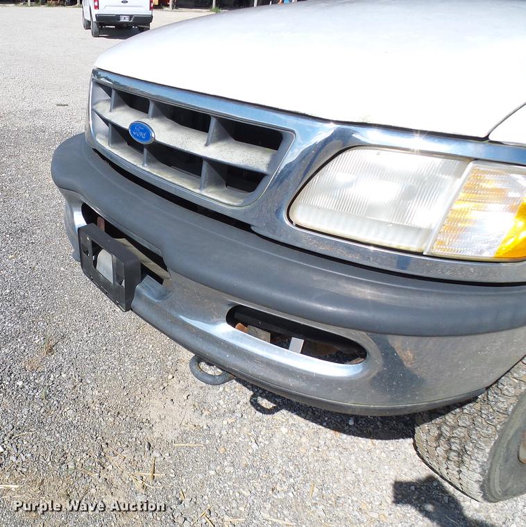 image for item DE5250 1997 Ford F150 SuperCab pickup truck