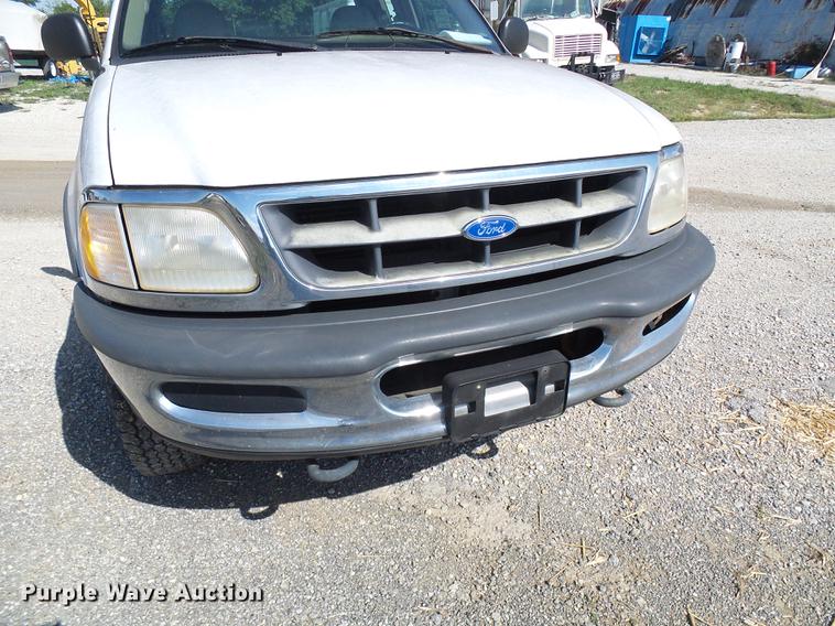 image for item DE5250 1997 Ford F150 SuperCab pickup truck