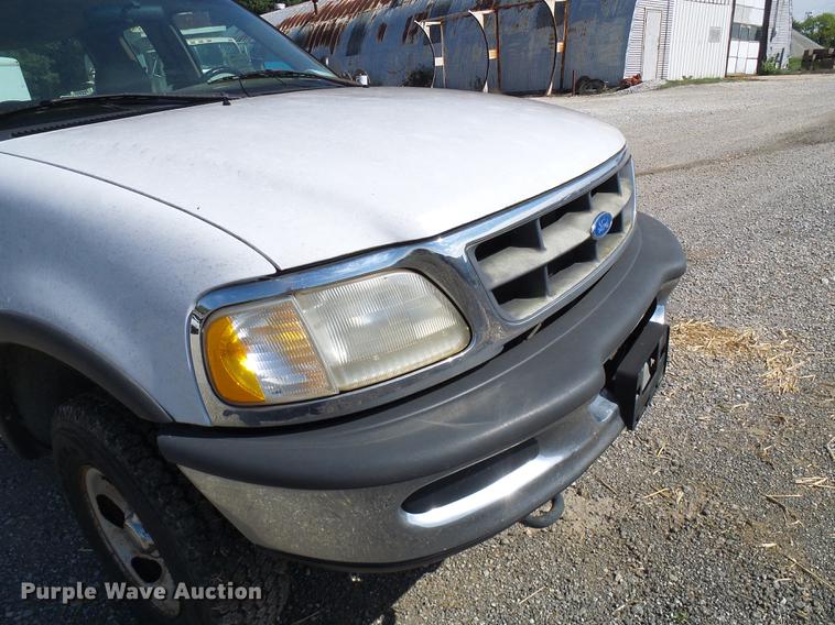 image for item DE5250 1997 Ford F150 SuperCab pickup truck