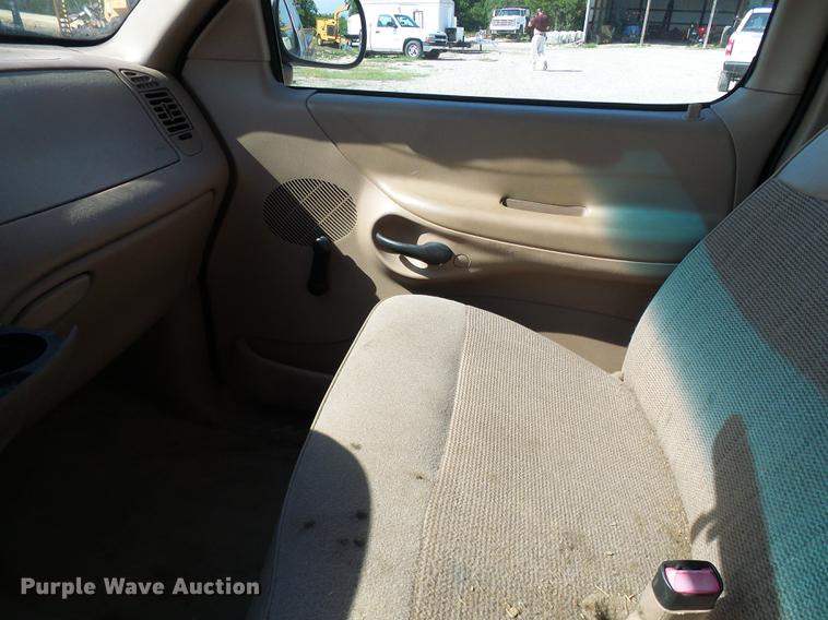 image for item DE5250 1997 Ford F150 SuperCab pickup truck