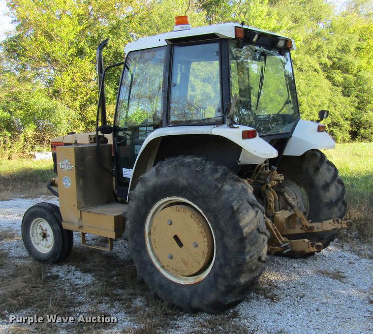 image for item DE5871 New Holland FA5TVW tractor