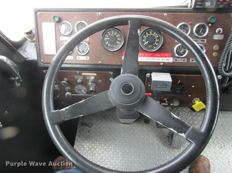 image for item DE5879 1985 Duplex 35270-85 ladder fire truck