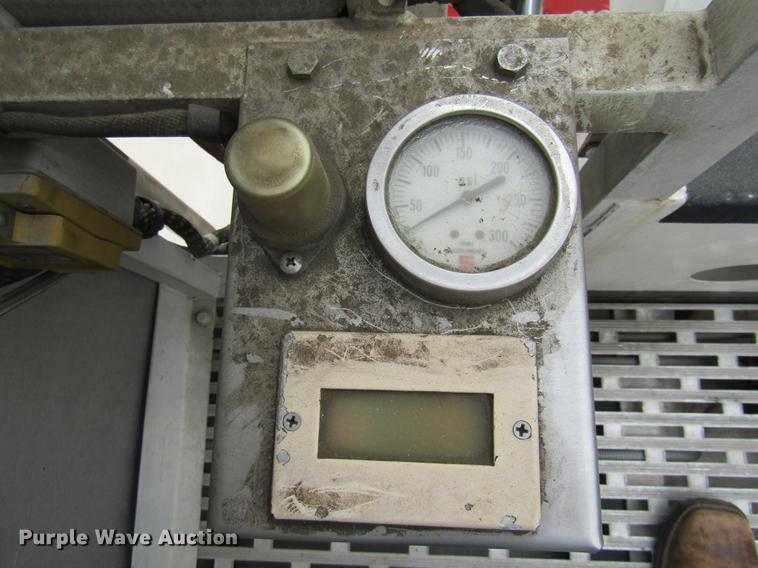 image for item DE5879 1985 Duplex 35270-85 ladder fire truck