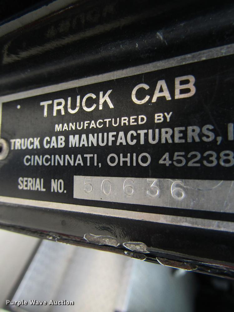 image for item DE5879 1985 Duplex 35270-85 ladder fire truck