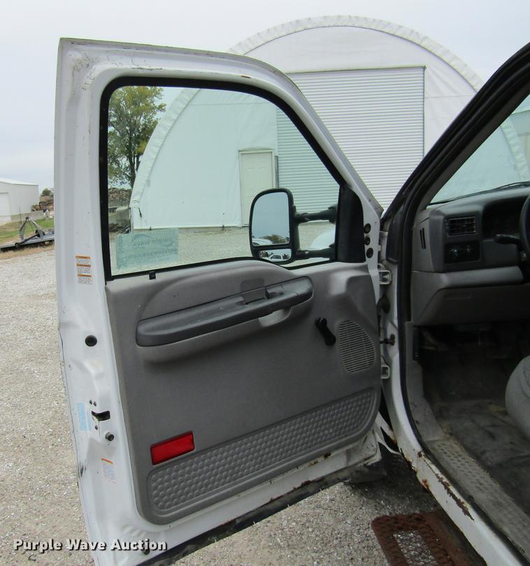 image for item DE5880 2000 Ford F450 Super Duty dump truck