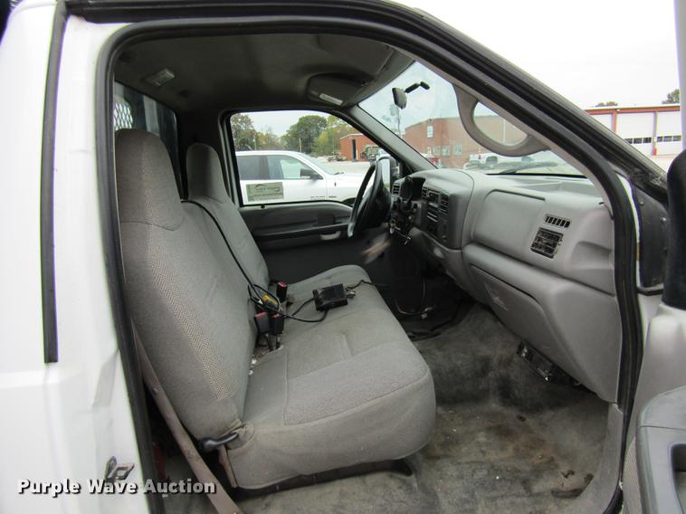 image for item DE5880 2000 Ford F450 Super Duty dump truck