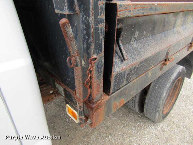 image for item DE5880 2000 Ford F450 Super Duty dump truck