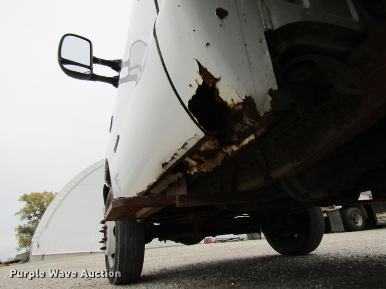 image for item DE5880 2000 Ford F450 Super Duty dump truck