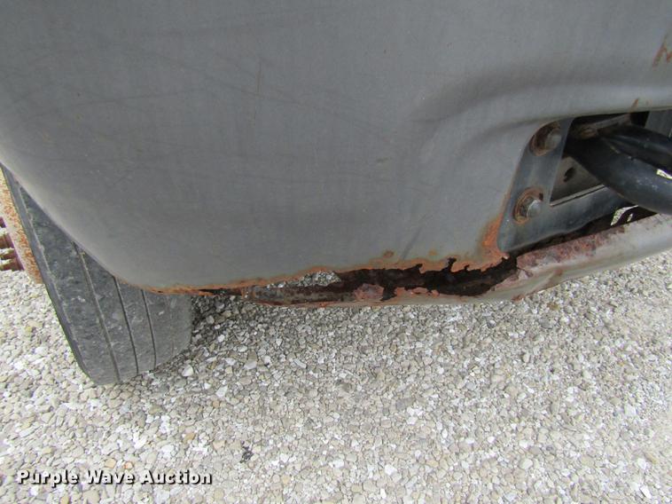 image for item DE5880 2000 Ford F450 Super Duty dump truck