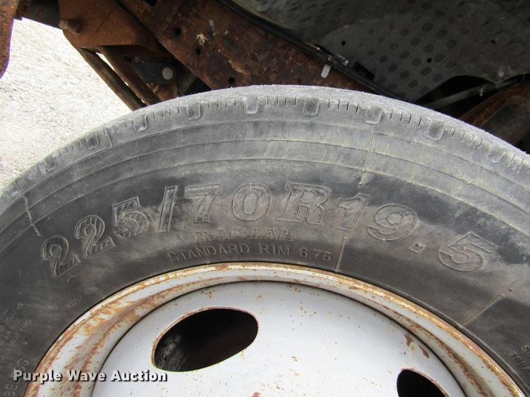 image for item DE5880 2000 Ford F450 Super Duty dump truck