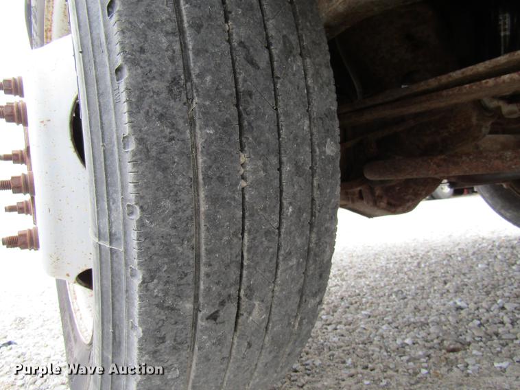 image for item DE5880 2000 Ford F450 Super Duty dump truck