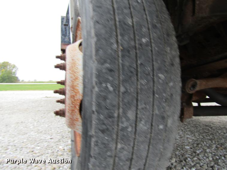 image for item DE5880 2000 Ford F450 Super Duty dump truck