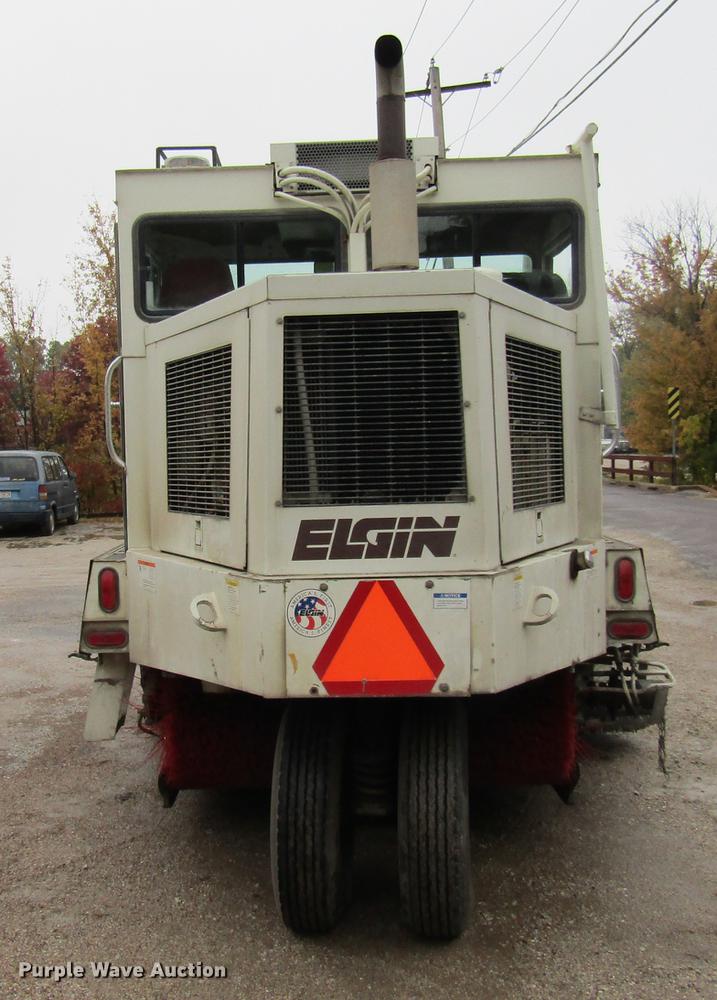 image for item DE5881 1995 Elgin Pelican sweeper