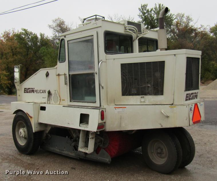 image for item DE5881 1995 Elgin Pelican sweeper